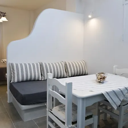 アパート ヴェレタス ルームズ *