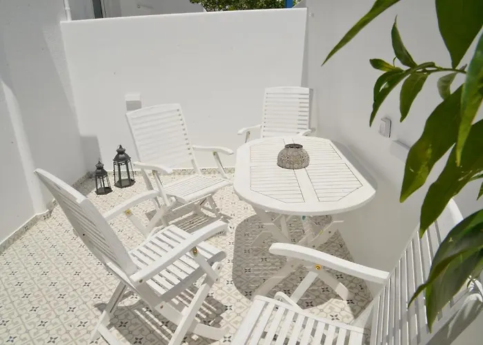 Veletas * Adamantas (Milos)