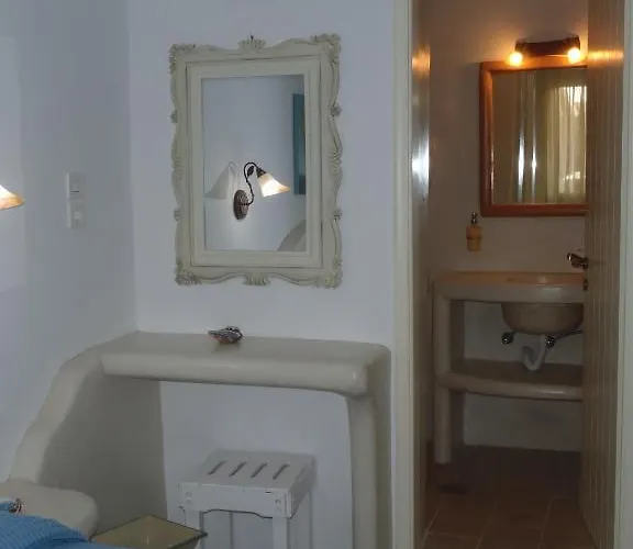 Veletas * Adamantas (Milos)