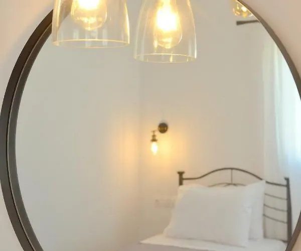 Veletas * Adamantas (Milos)