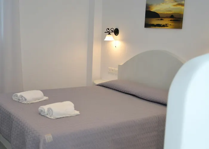 Veletas * Adamantas (Milos)